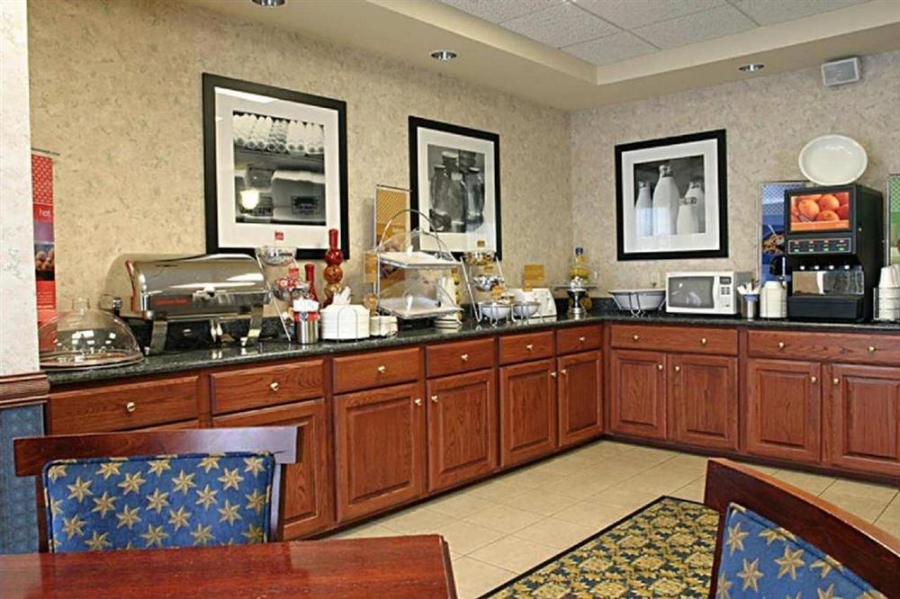 Hampton Inn Laporte La Porte Restoran foto
